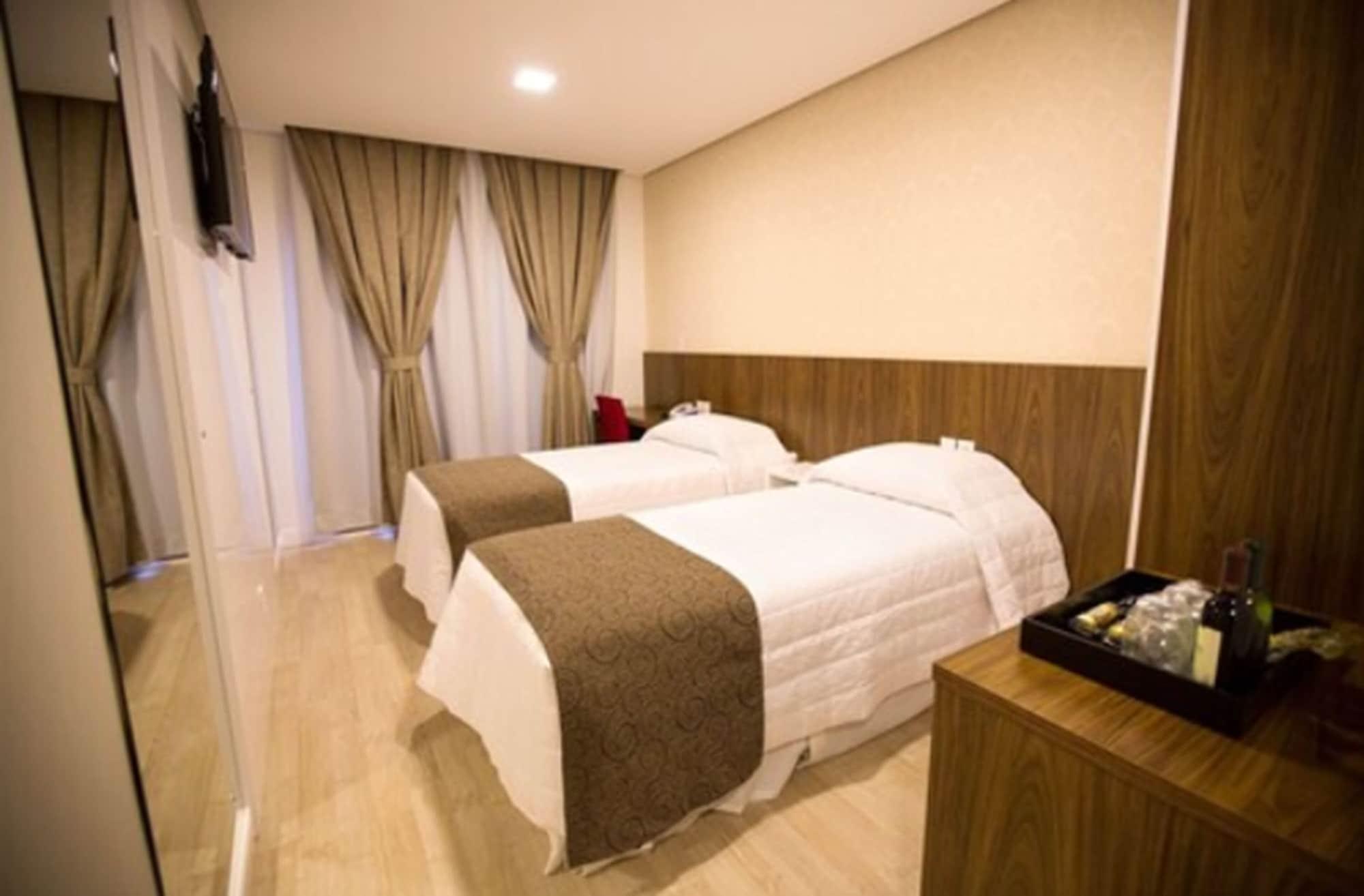 Holiday & Business Hotel - Em Frente Ao Centro De Eventos E Arena Conda Chapeco Luaran gambar