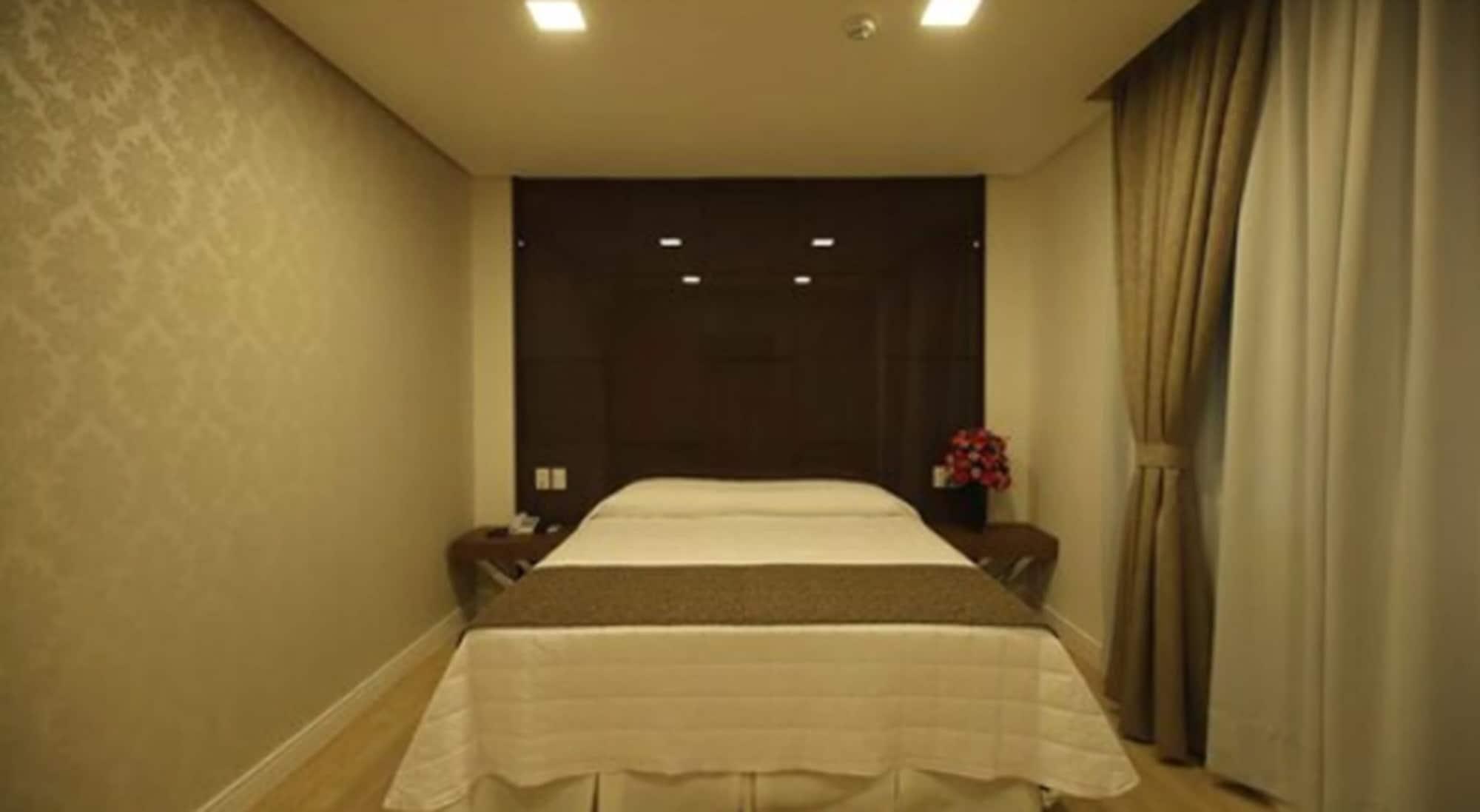 Holiday & Business Hotel - Em Frente Ao Centro De Eventos E Arena Conda Chapeco Luaran gambar