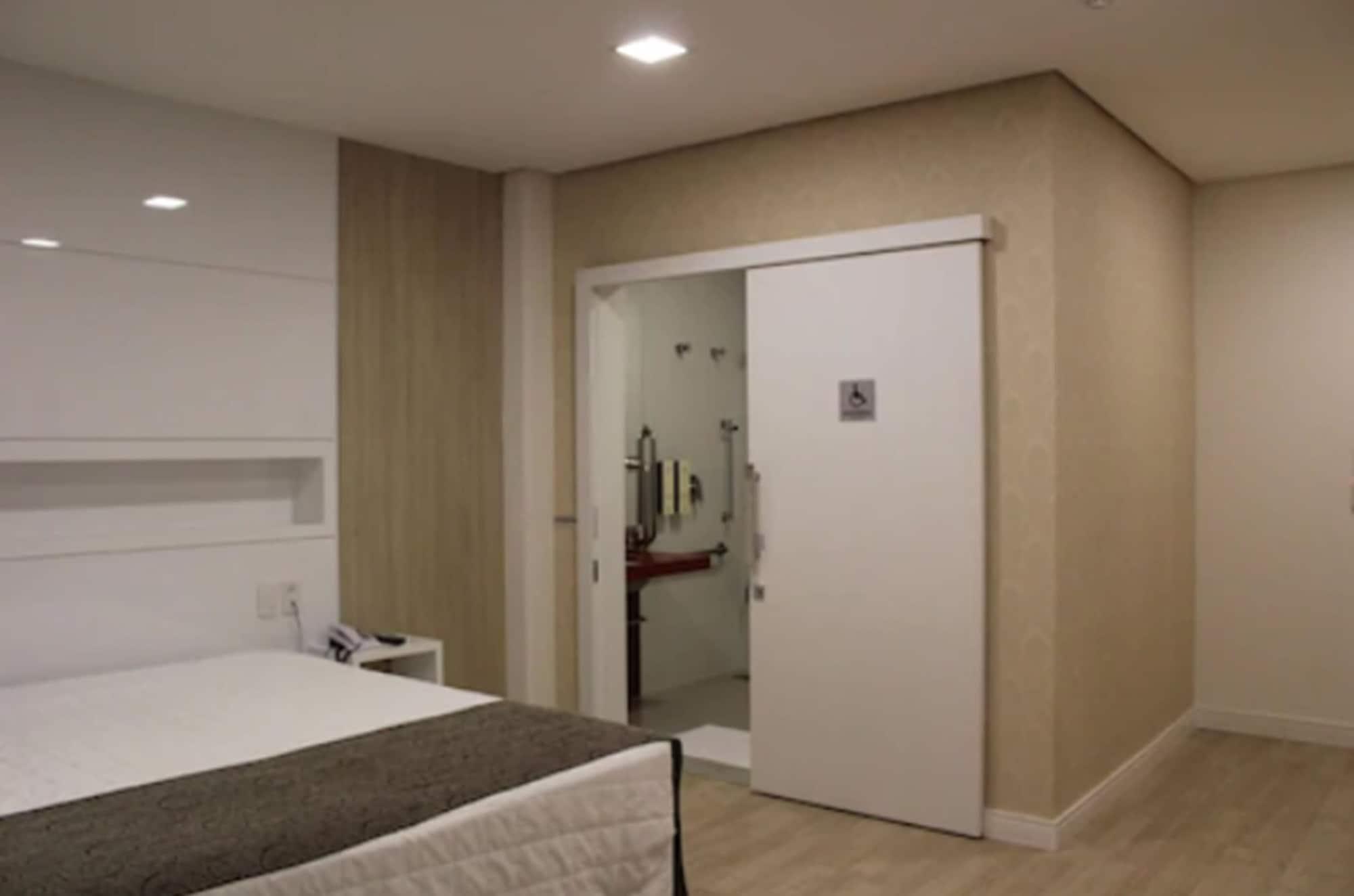 Holiday & Business Hotel - Em Frente Ao Centro De Eventos E Arena Conda Chapeco Luaran gambar