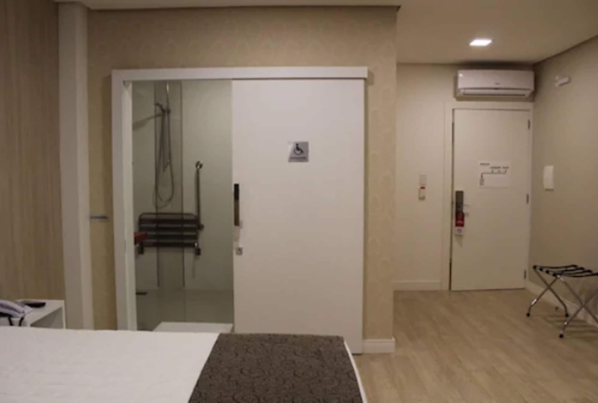 Holiday & Business Hotel - Em Frente Ao Centro De Eventos E Arena Conda Chapeco Luaran gambar